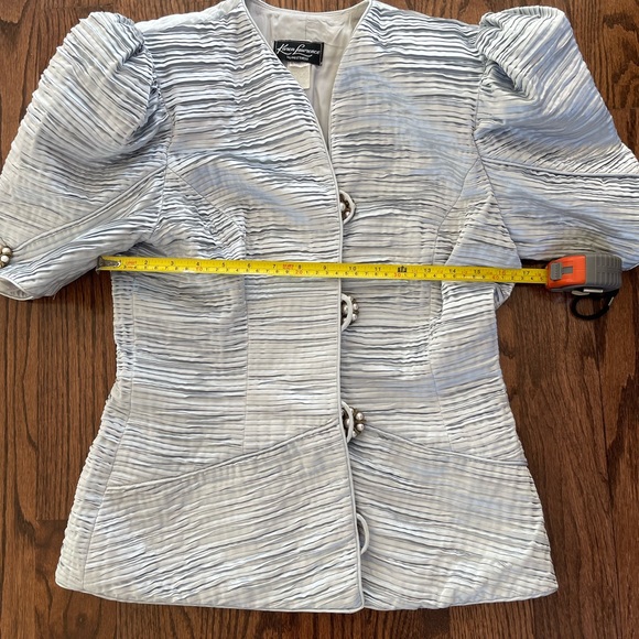 Elegant VTG Lace Silver/Gray Jacket Skirt Set. 10 (but fits closer to 6/8). - Picture 8 of 11